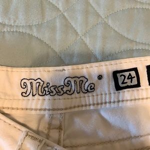 Miss Me white size 24 inseam 32